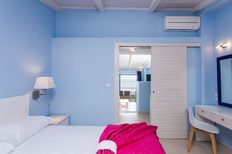 Elpiniki Luxury Apartments Nea Poteidaia Exteriör bild