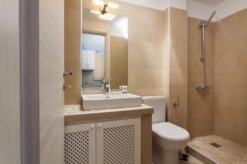 Elpiniki Luxury Apartments Nea Poteidaia Exteriör bild